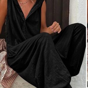Sleeveless hooded jumpsuit